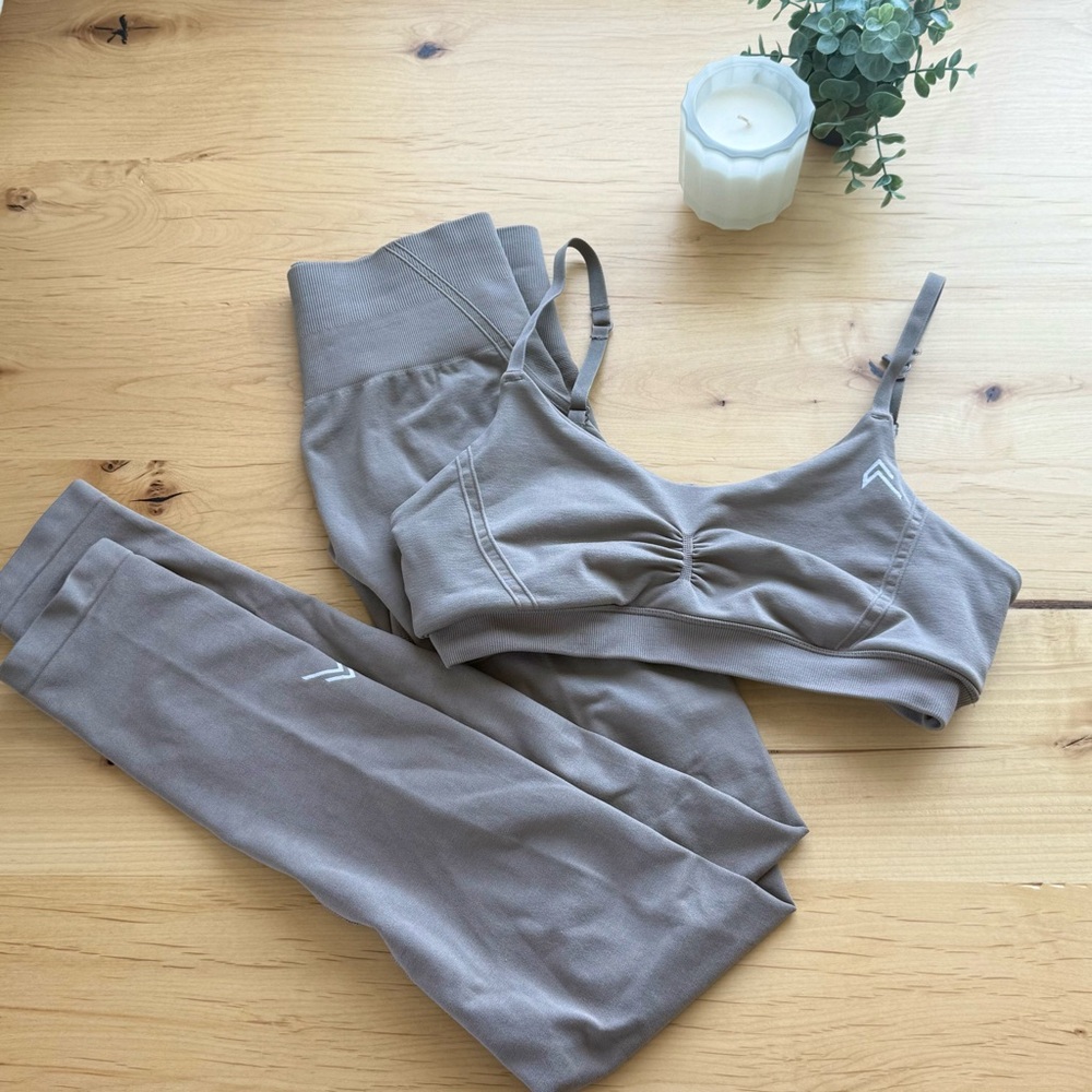 Oner Active Effortless Seamless Leggings & Sports Bra Minky, M Long